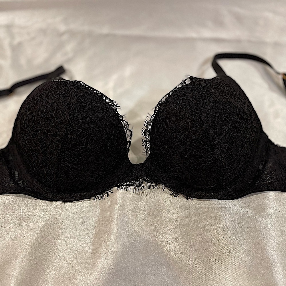 DREAM ANGELS VICTORIA SECRET LACE PUSH UP SIZE 32B